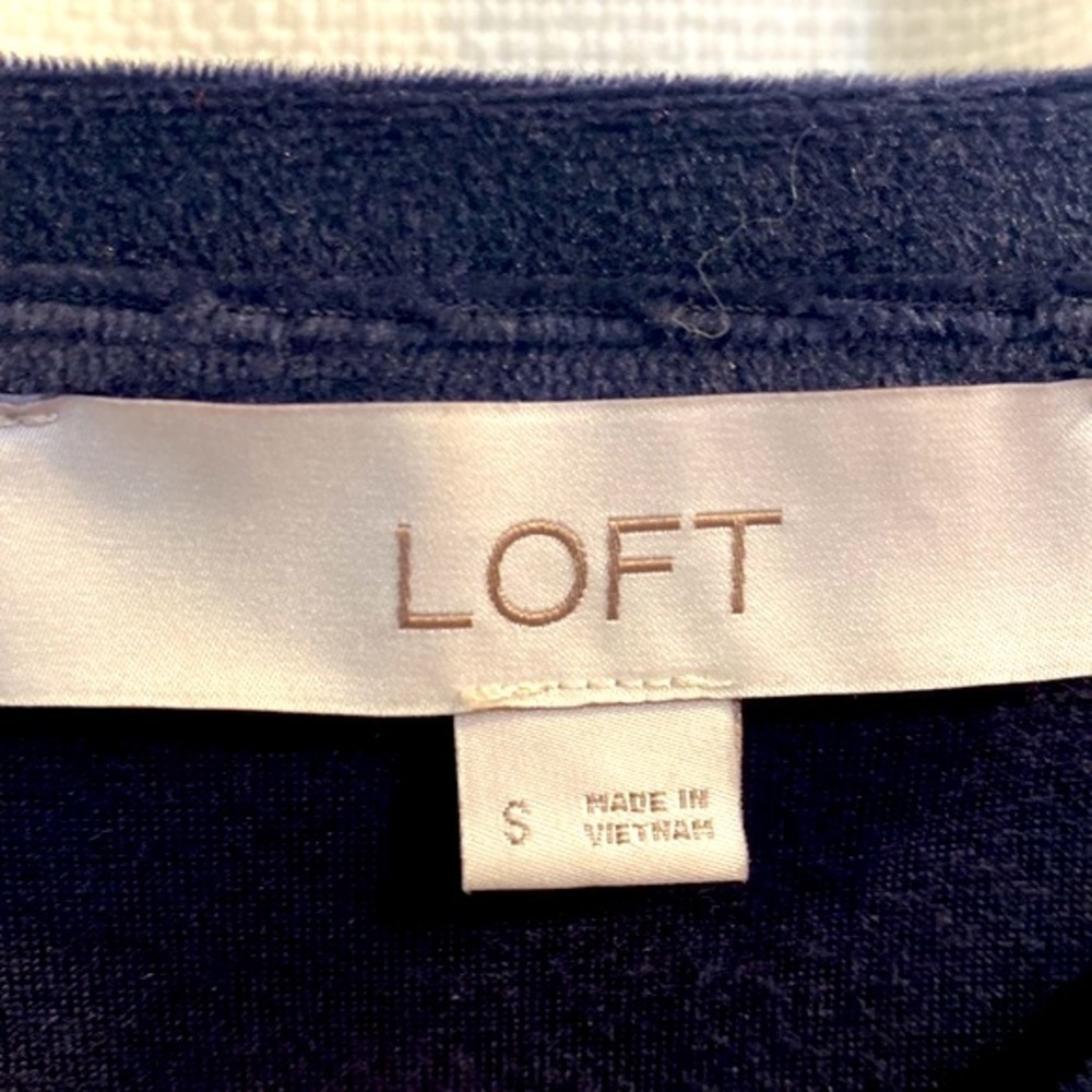 NWOT Women’s Loft Dark Blue Velvet Short Sleeve Top Size Small - Picture 5 of 6